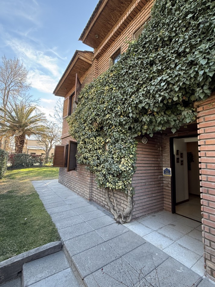 VENTA/PERMUTA CASA NEUQUEN B° BARRENECHE