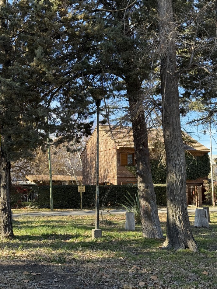 VENTA/PERMUTA CASA NEUQUEN B° BARRENECHE