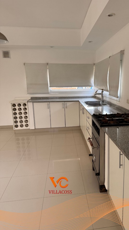 VENTA CASA B° PRIVADO TALZAHUER