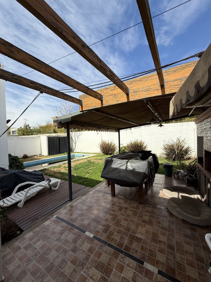 ALQUILER / VENTA CASA B° MANZANAR