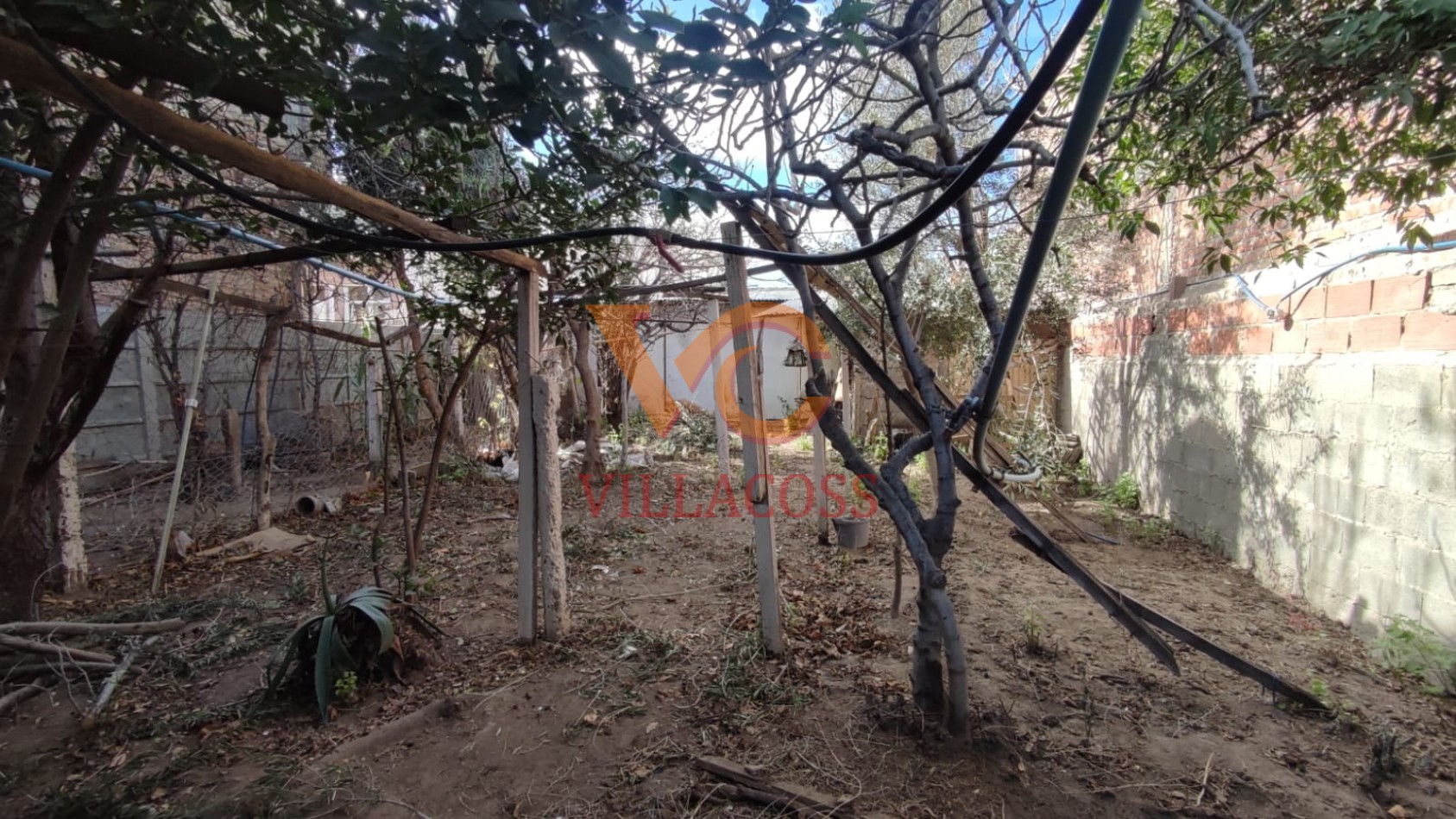 Venta lote Apto Desarrollo con casa de 2 dormitorios - Neuquen