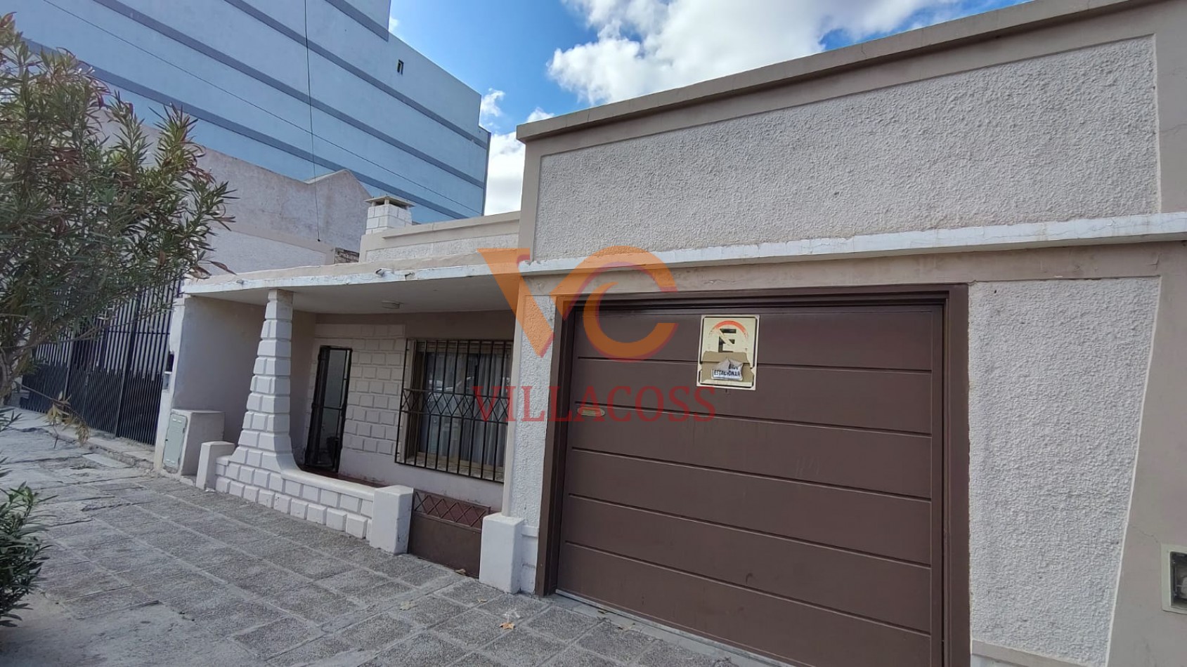 Venta lote Apto Desarrollo con casa de 2 dormitorios - Neuquen